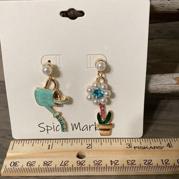 Spice Market WATERING CAN AND FLOWER  W/FAUX GEMS & PEARLS DANGLE EARRINGS - Picture 4 of 7